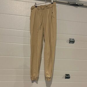 Women’s lululemon crop Tan Pants
